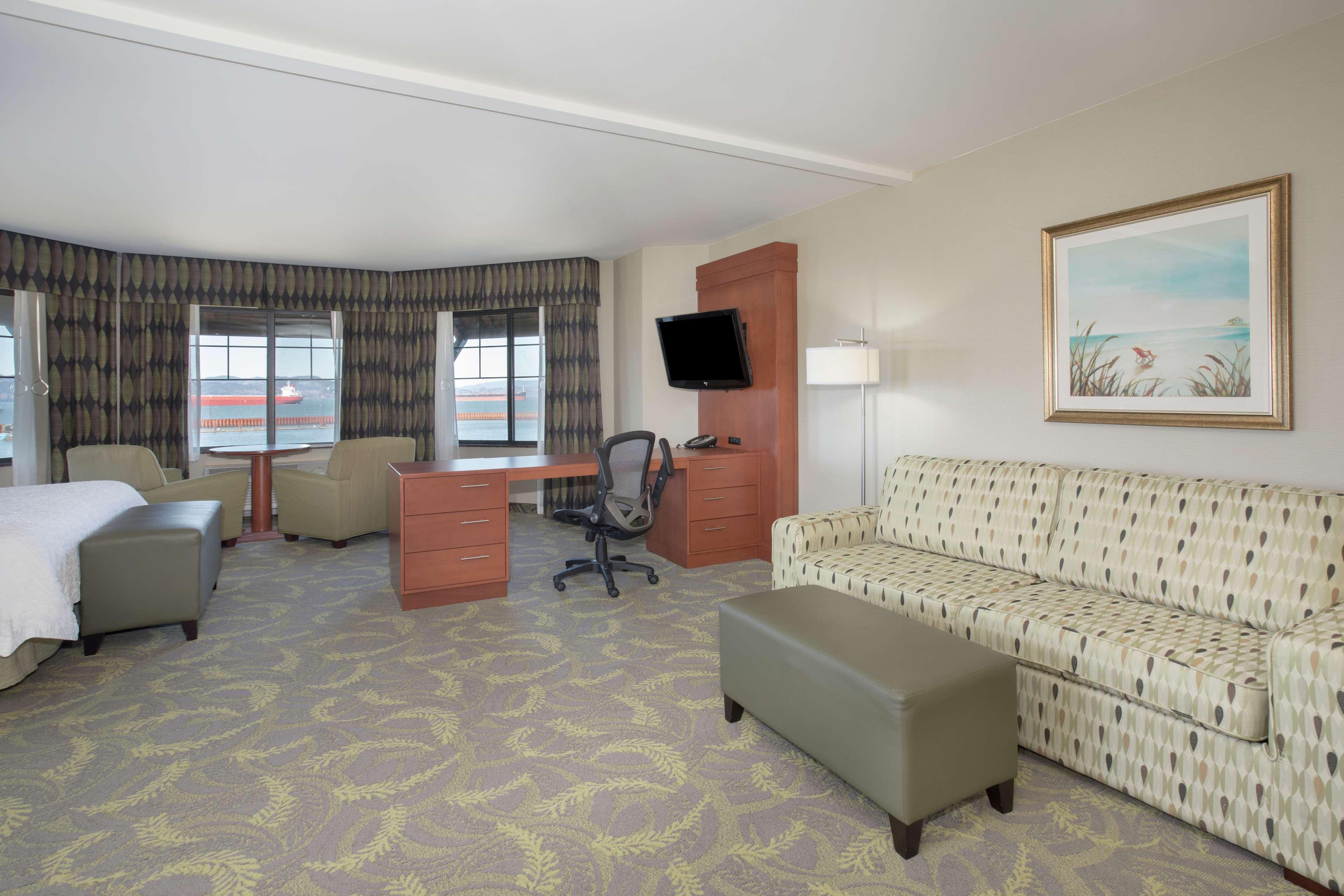 Hampton Inn & Suites Astoria Ngoại thất bức ảnh