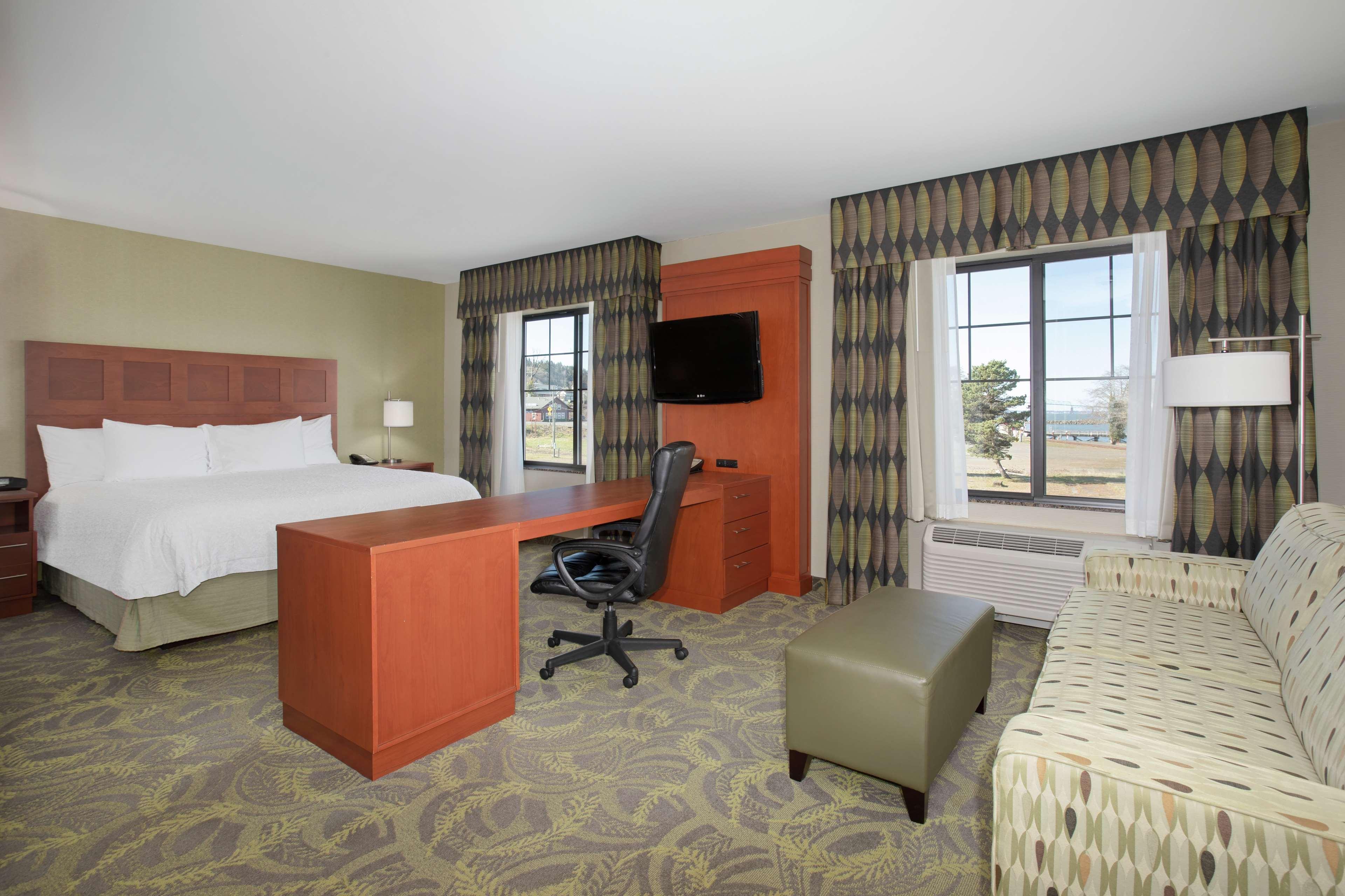 Hampton Inn & Suites Astoria Ngoại thất bức ảnh