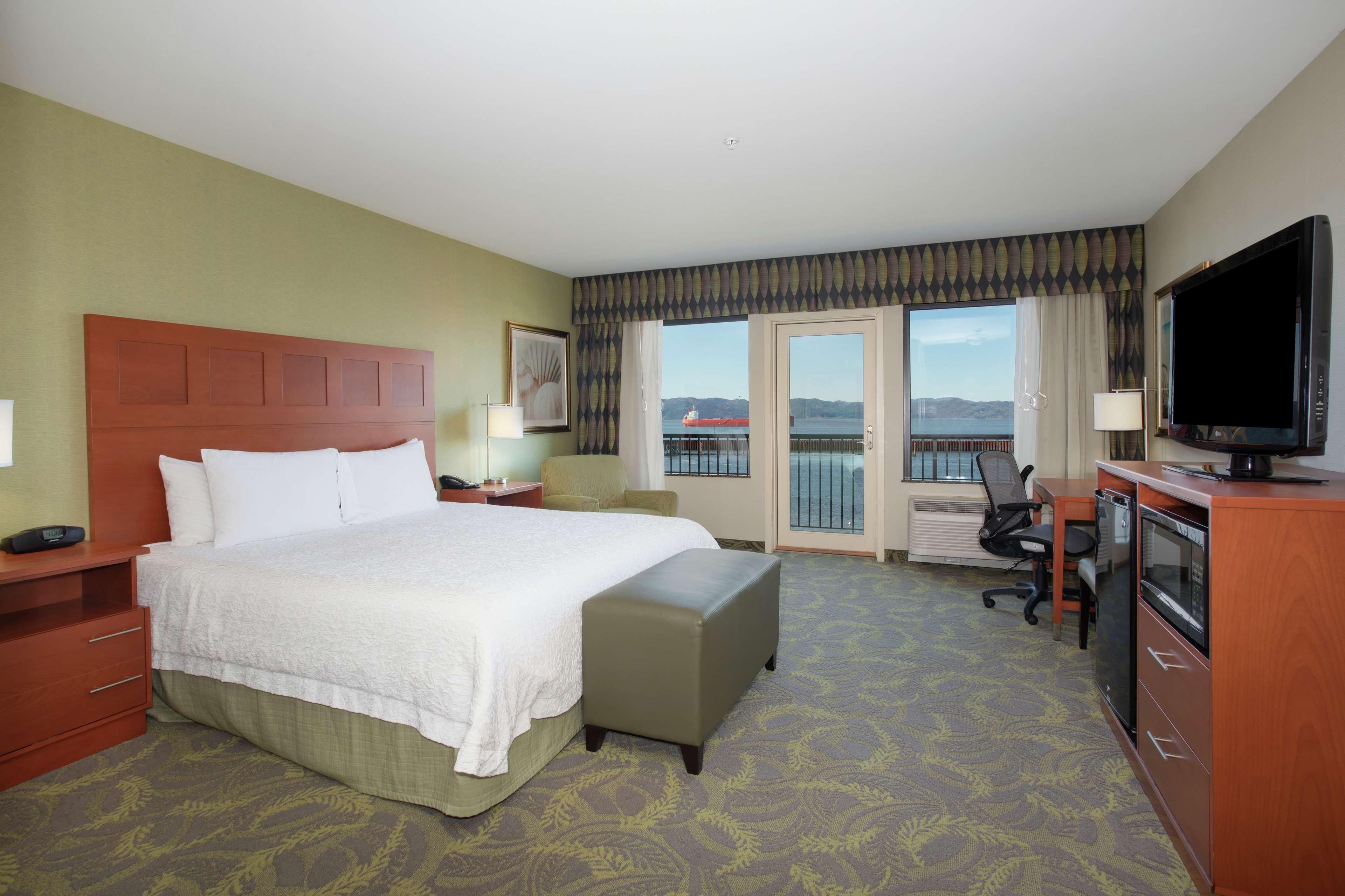 Hampton Inn & Suites Astoria Ngoại thất bức ảnh