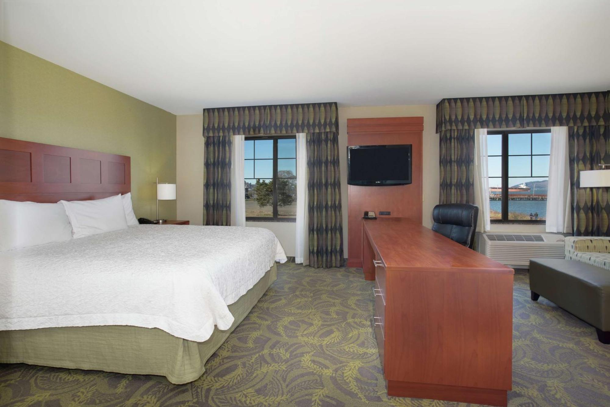 Hampton Inn & Suites Astoria Ngoại thất bức ảnh